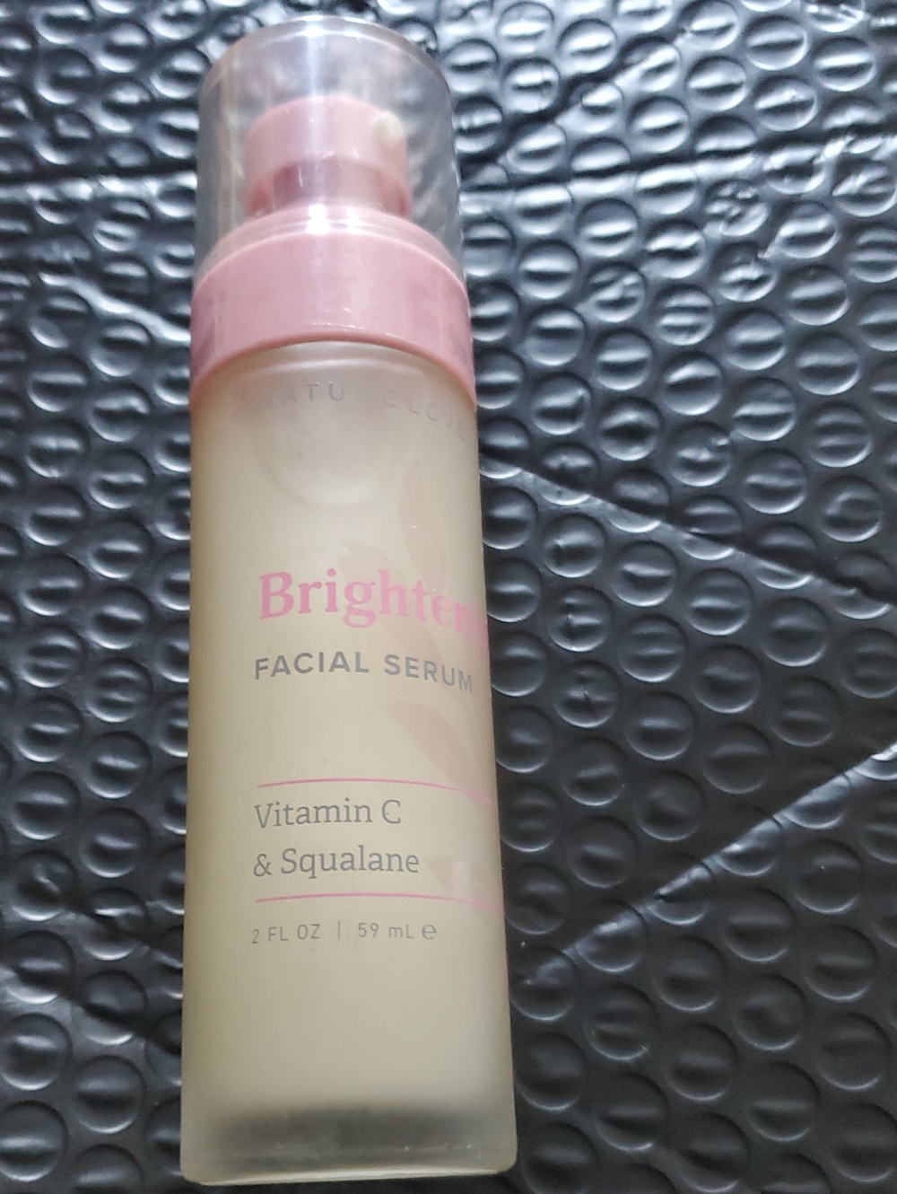 Brighten Facial Serum Vitamin C & Squalane – Pink/Cream